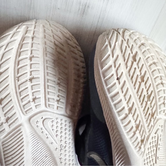 Nike Starrunner kids shoes (size 8c) - Picture 6 of 8